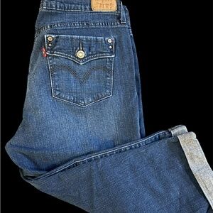 Super Cute Levi’s Capri Jeans. Size 14